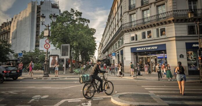 How Paris Tamed Its Traffic — and What Toronto Could Learn From It