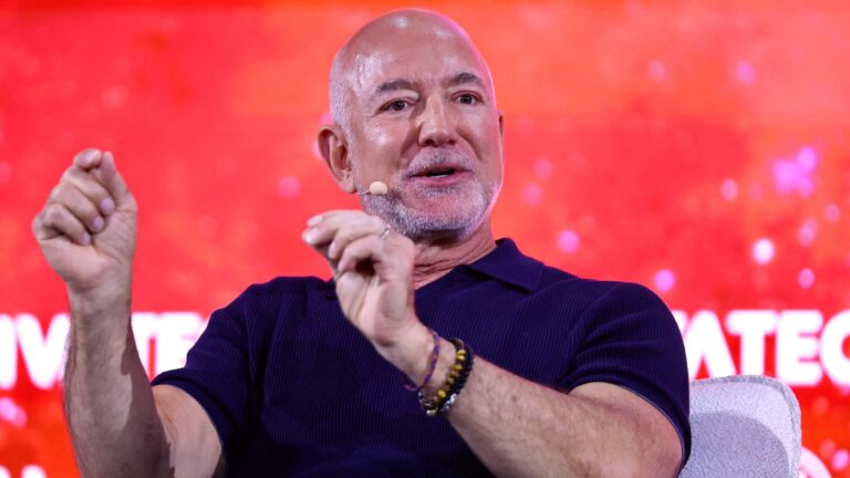 Blue Origin Seeks $10 Billion in New Funding — What It Means for SpaceX and the Commercial Space Race