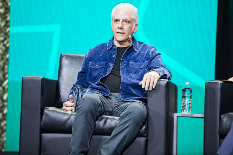 Rick Beato’s Viral Video Exposes How Celebrity PR Machines Control the Music Narrative