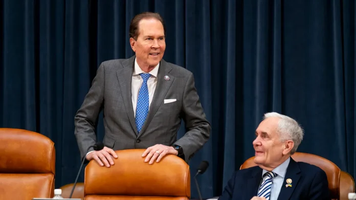 A Rare Bipartisan Moment: U.S. Lawmakers Unite Behind Early Alzheimer's Detection Bill